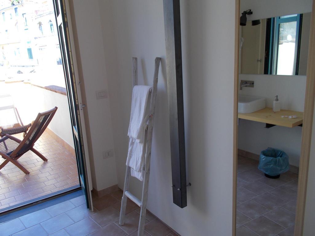 Le Stanze Del Poeta Hotel Salerno Ngoại thất bức ảnh