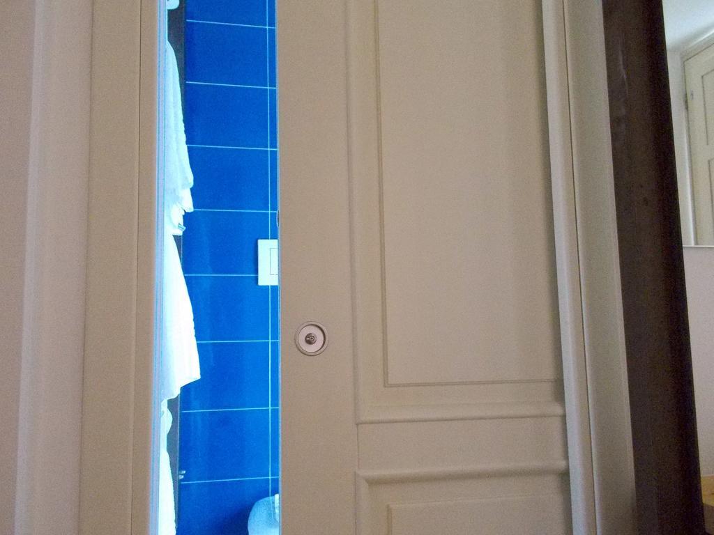 Le Stanze Del Poeta Hotel Salerno Phòng bức ảnh